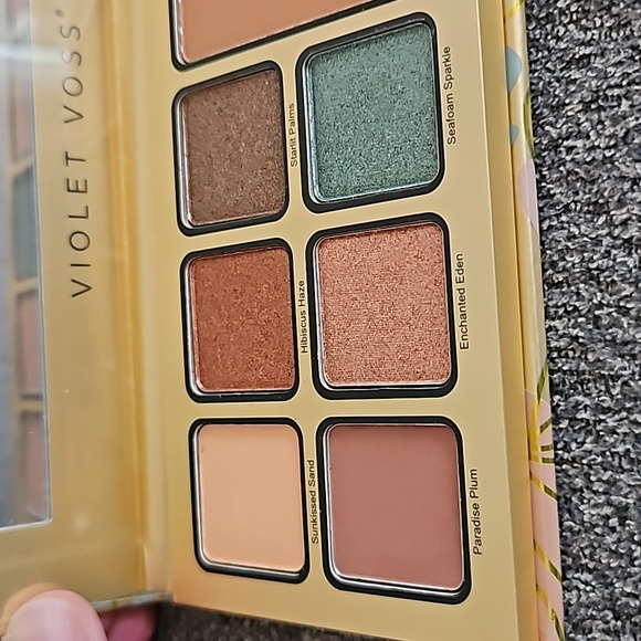Violet Voss Pretty in Paradise All in One Face & Eye Shadow Palette - Picture 4 of 7